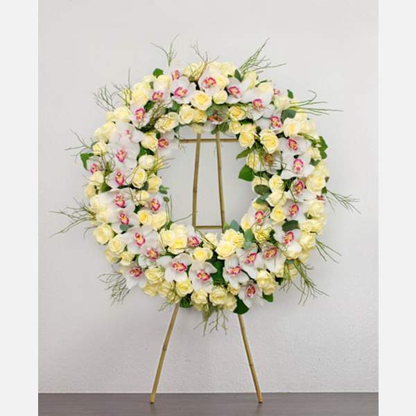 Round funeral crown