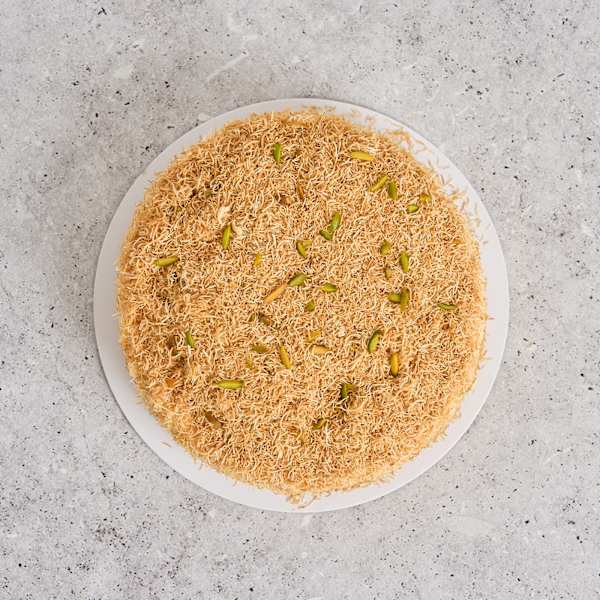 Scrumptious Kunafa Cream Cake (1450 Grams)