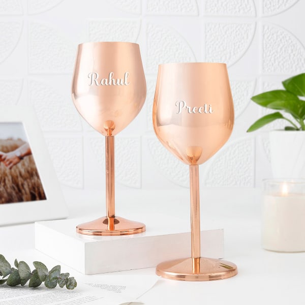 Set of 2 Personalized Wine Glasses