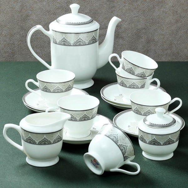 Set of 6 Cups Tea Set with Saucers with Mughal Art Design