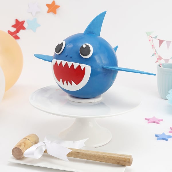 Shark Attack Pinata Cake (1.5 KG)