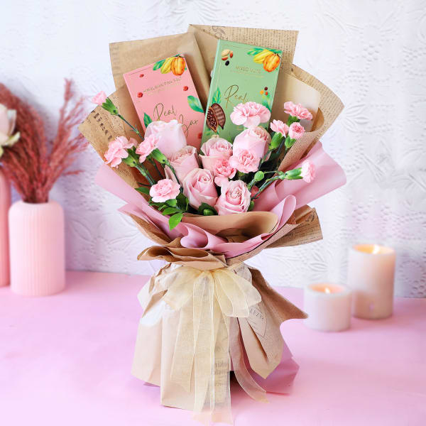 Soft Pink Blushes With Chocolates