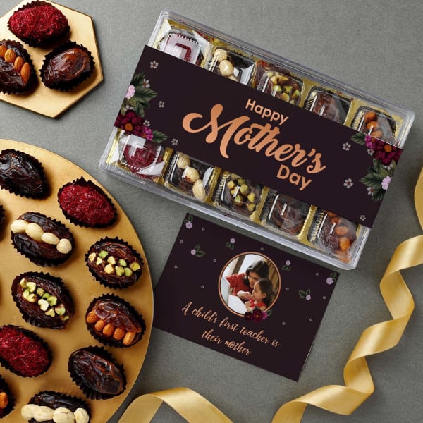 Stuffed Dates With Personalized Card For Mother's Day (Box of 15)