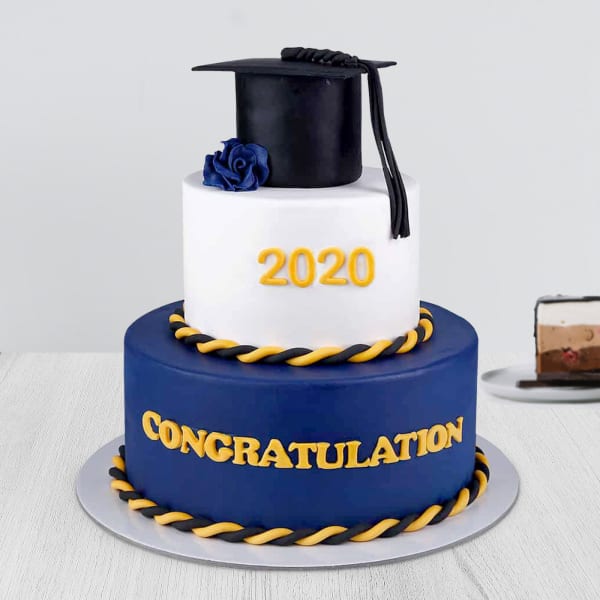 Topper Graduation Fondant Cake (5 Kg)