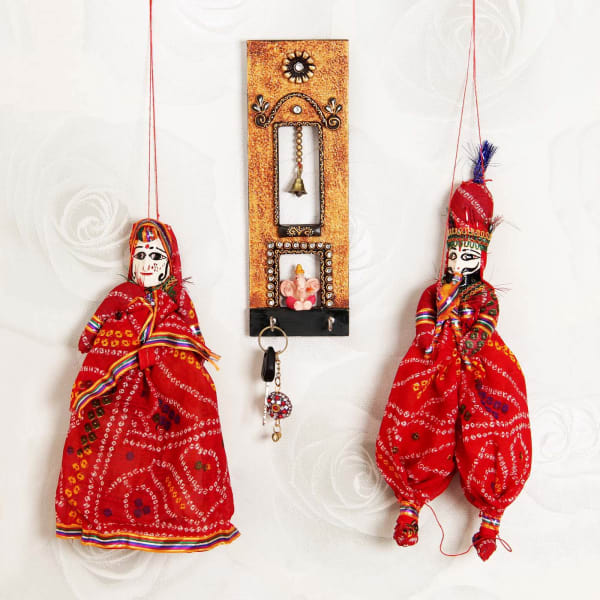 Traditional Puppet Couple and Key Chain Holder Hamper Gift/Send Home