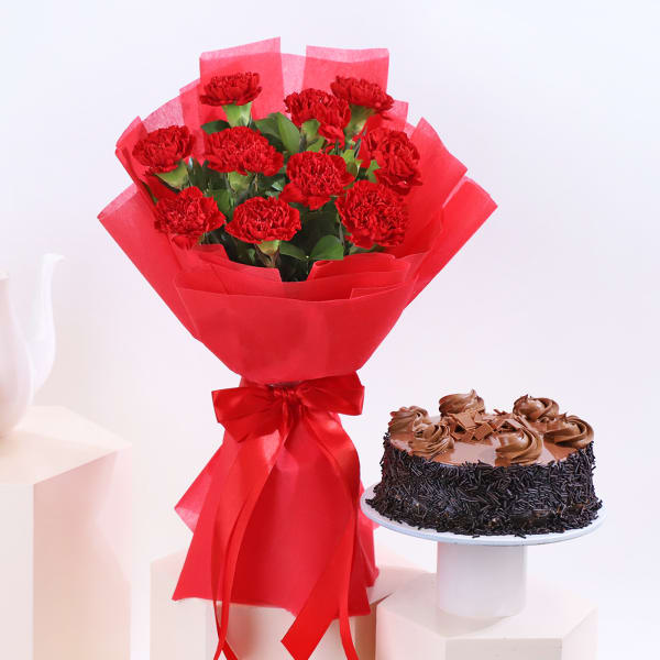 Truffle Delight Cake With Bunch Of Red Carnations (Half kg)