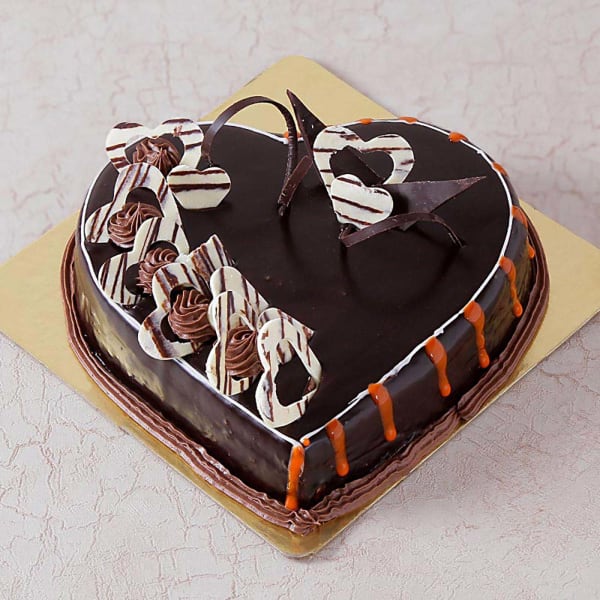 Valentine Heart Shape Chocolate Cake (1 Kg)