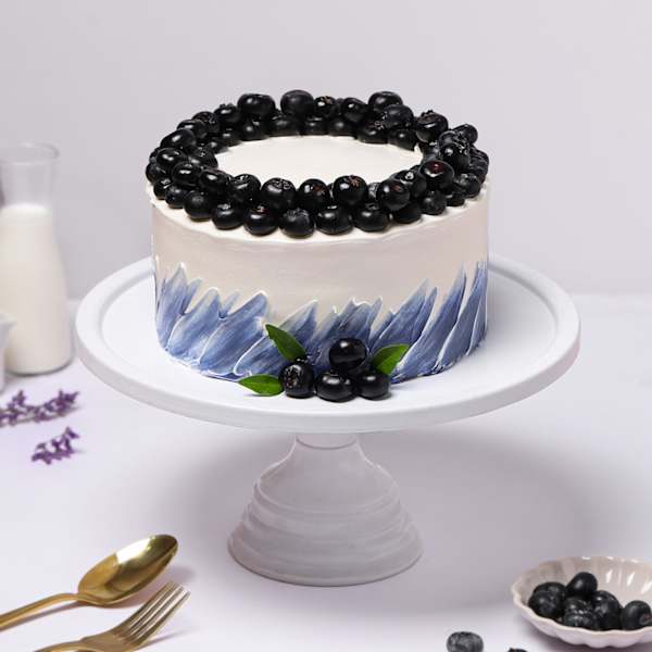 Vanilla Berry Bliss Cake Half Kg