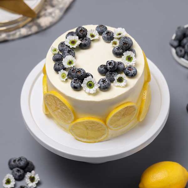 Vanilla Berry Delight Cake Half Kg