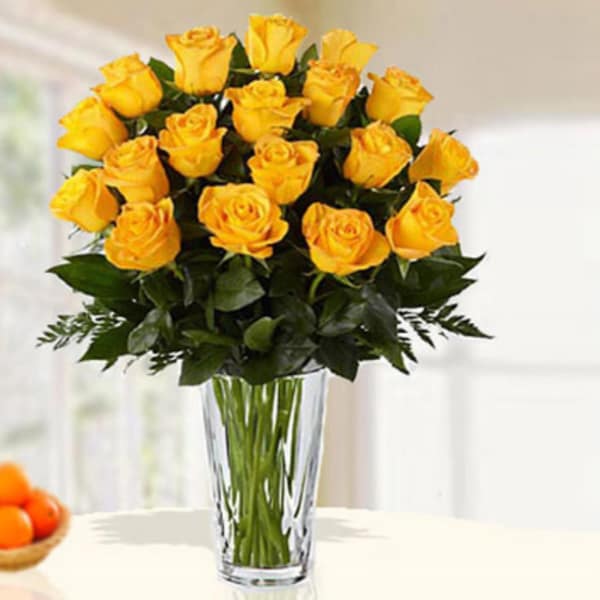Vase of 18 Yellow Roses