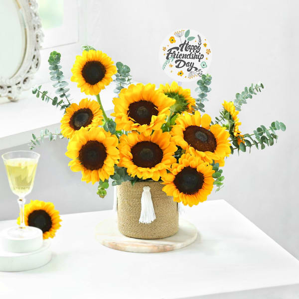 Vibrant Sunflower Friendship Day Arrangement