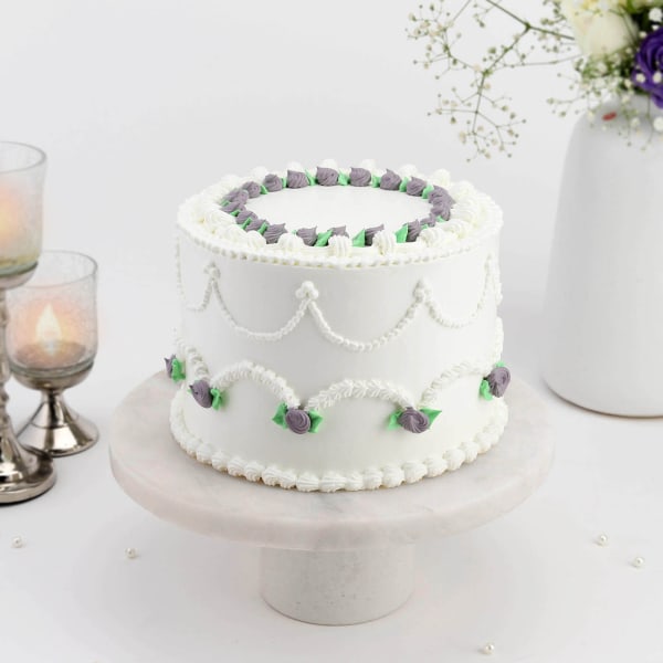 White Elegance Cake (600 Gm)