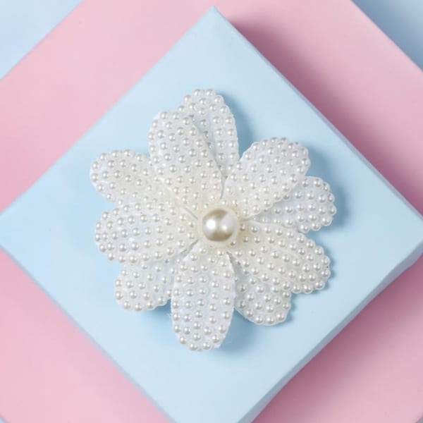 White Pearl Flower Hair Clip