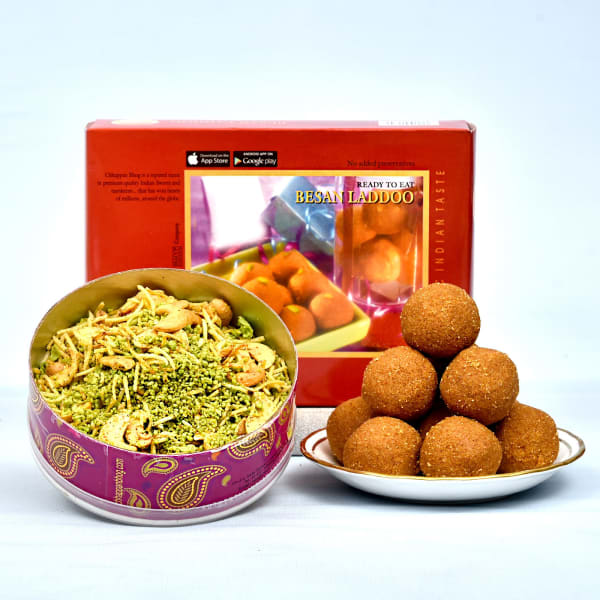 Yummy Besan Laddoo Pack with Kaju Pudina Namkeen in CD Box