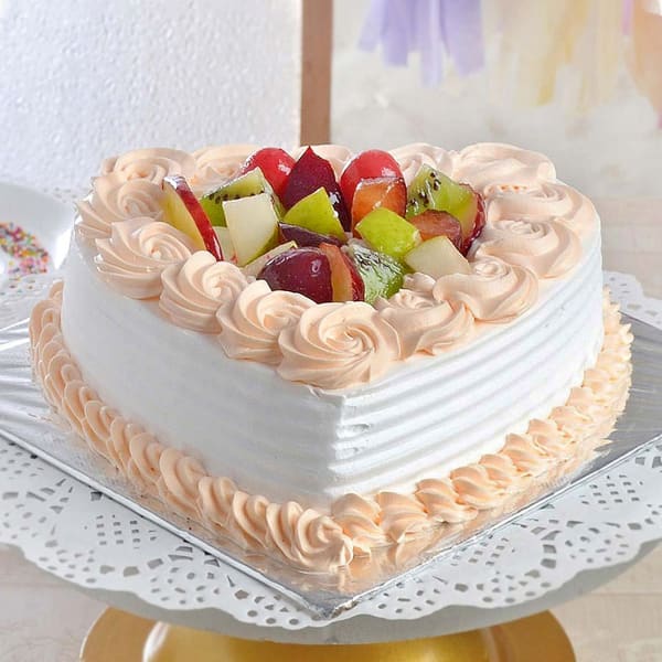 Yummy Fresh Fruit & Cream Cake - Ferns N Petals Cakes - Gifting Made Easy -  Buy Gift Cards, Experience Gifts, Flowers, Hampers Online in Singapore -  Giftano