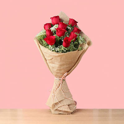 10 RED ROSES BOUQUET WRAPPED IN JUTE: Gift/Send Sri Lanka Gifts Online  IP1121864 |IGP.com