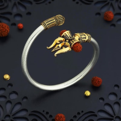 Fashion Silver Plated Mauli Thread Rakhi | Bracelet With Lord Krishna Charm  - Gem O Sparkle