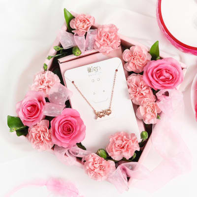 Buy/Send Blush Pink Hugs and Kisses Hamper Online | IGP | JVS1240358