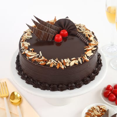 Order Chocolate Almond Cake Half Kg Online At Best Price Free Delivery Igp Cakes