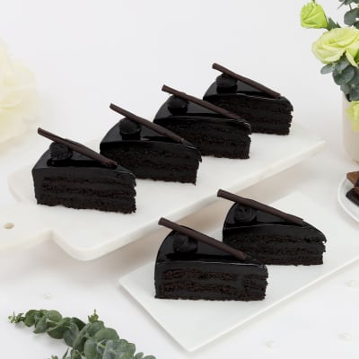 Chef's Kiss Chocolate Cake recipe by Chefclub US original | chefclub.tv