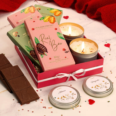 Buy/Send Chocolates And Candles Personalized Gift Hamper Online | IGP ...