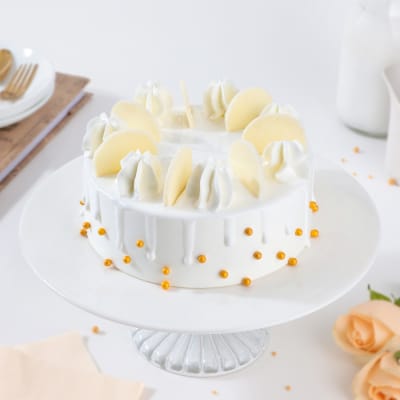 Cloudy White Cream Cake