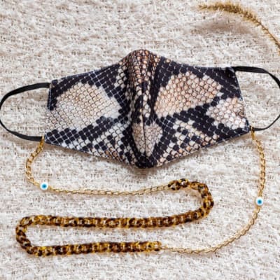 Buy/Send Face Mask With Chain - Python - Single Piece Online | IGP ...