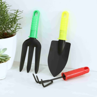 Buy/Send Gardening Tools Red Set Of 3 Online | IGP | JVS1262475