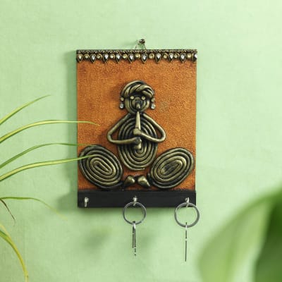 Key Chain Holder in Dhokra Art