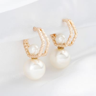 Buy/Send Lustrous Pearl Dangle Earrings Online | IGP | JVS1278880