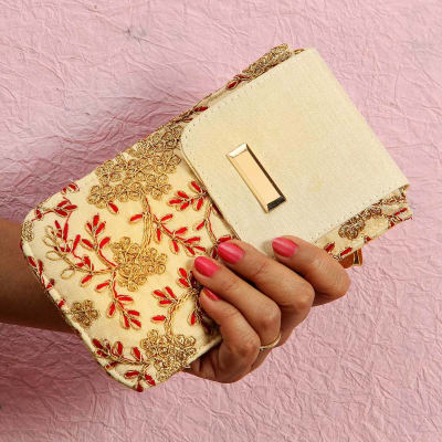 Fashion Gifts Offers: Sale @ Up to 60% Off