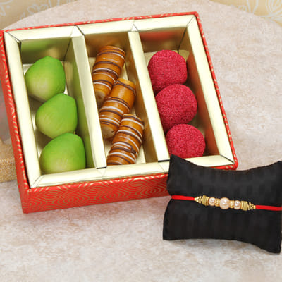 Pearl Rakhi with Mix Dry Fruits Sweet