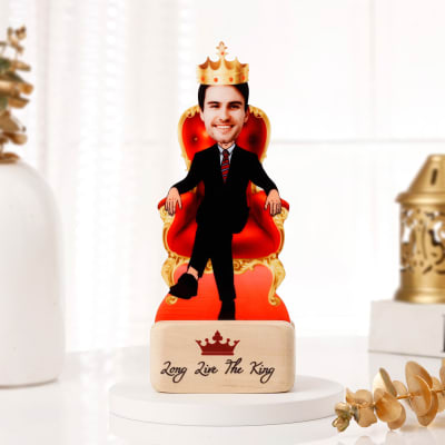 Personalized King Caricature with Wooden Stand