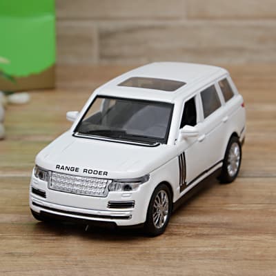 white toy range rover