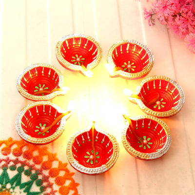 red diyas