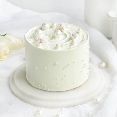 Velvet Pearl Vanilla Cake